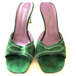 L’AutreChose gorgeous green suede shoes.
